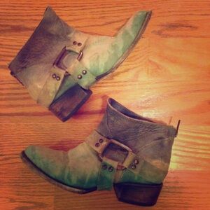Freebird by Steven (Steve Madden) boots !